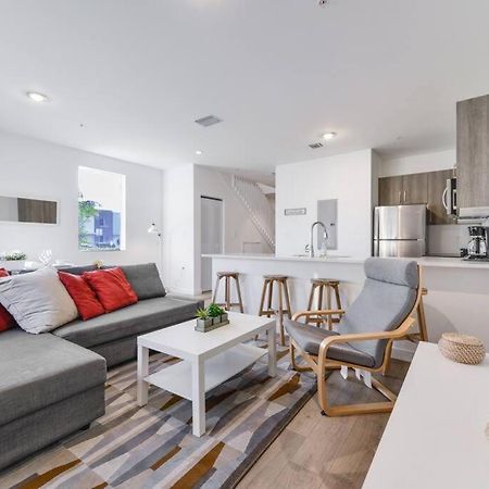 마이애미 Amazing Town House 15 Min From The Beach Wfree Parking 빌라 외부 사진
